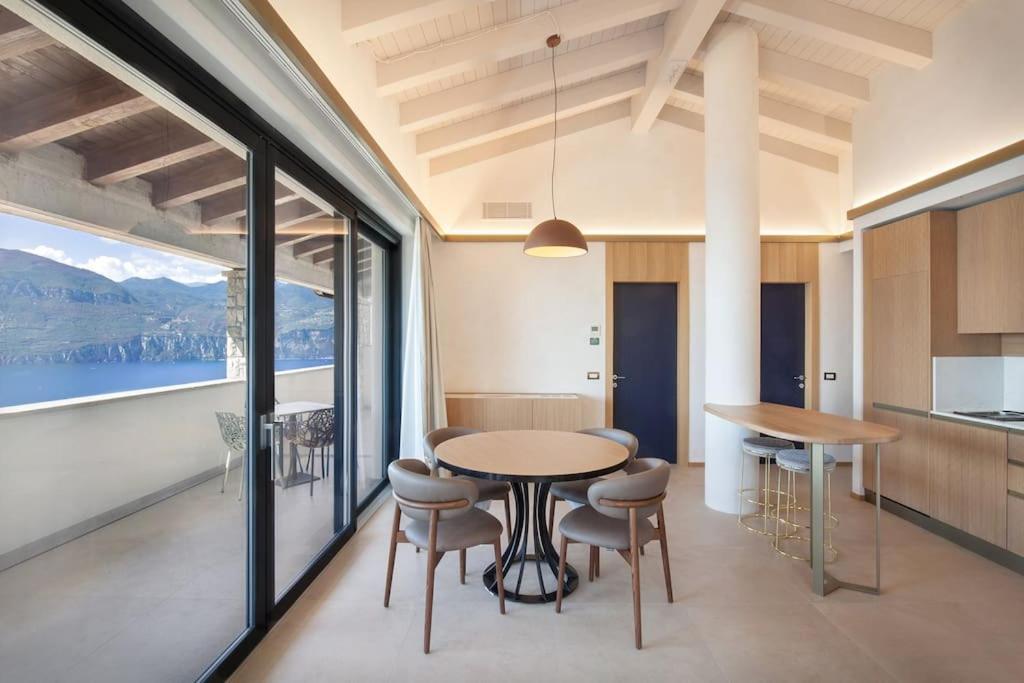 Villa Divina - Apt Divina Con Piscina E Vista Lago Castelletto Di Brenzone Εξωτερικό φωτογραφία
