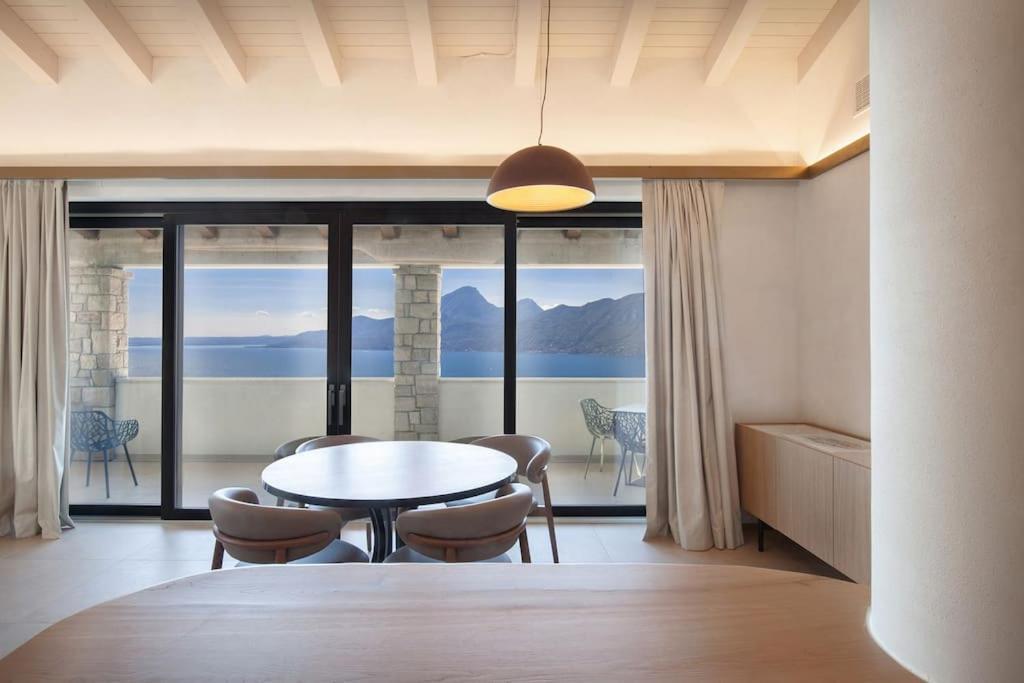 Villa Divina - Apt Divina Con Piscina E Vista Lago Castelletto Di Brenzone Εξωτερικό φωτογραφία